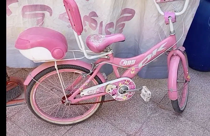 دوچرخه صورتی سایز بیست|دوچرخه، اسکیت، اسکوتر|اصفهان, کوی نرگس|دیوار