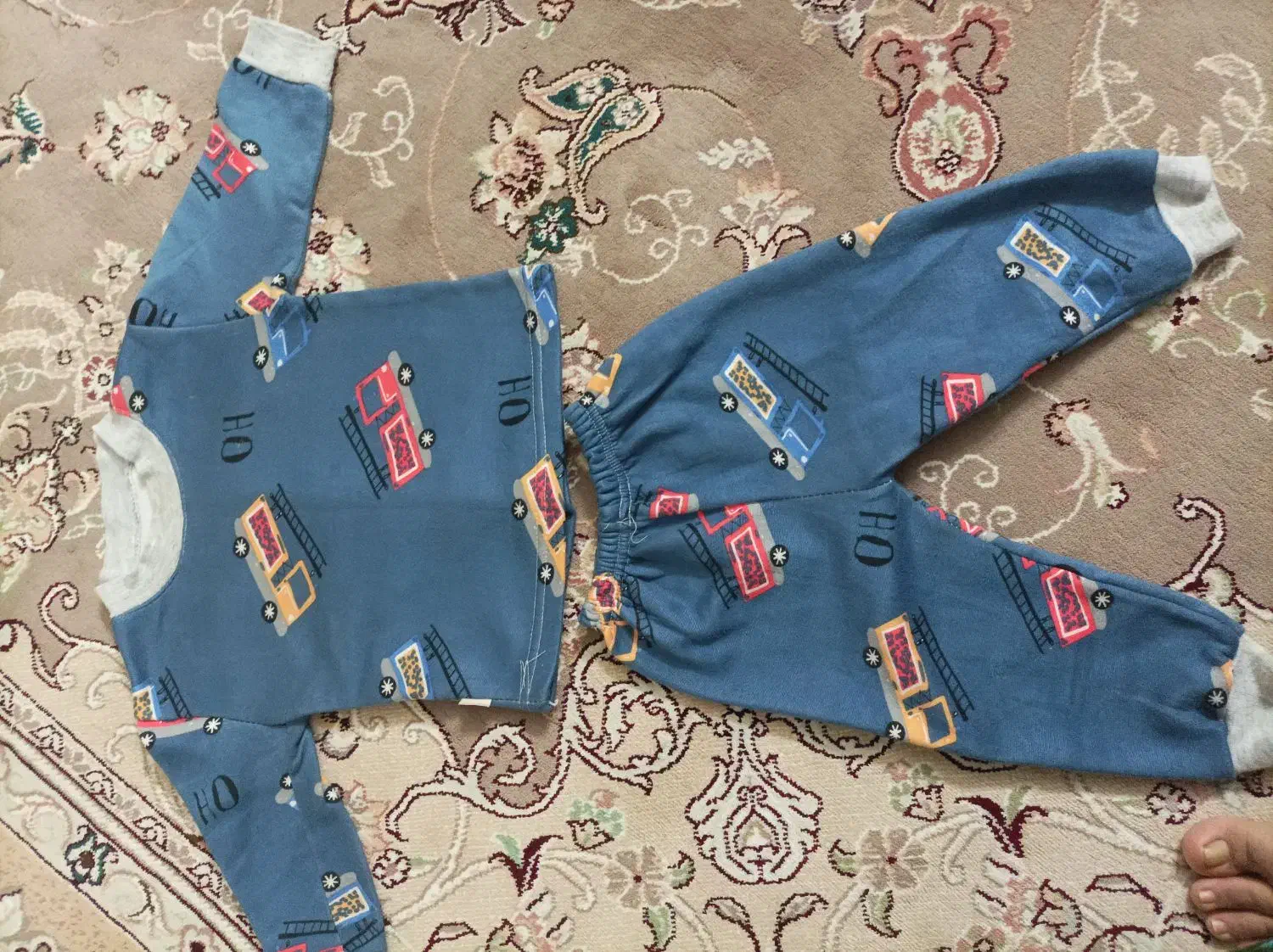 حراج سرهمی نو نو و پاییزی تو کرکی مخملی تا دو سال|کفش و لباس بچه|اسلامشهر, مظفریه|دیوار