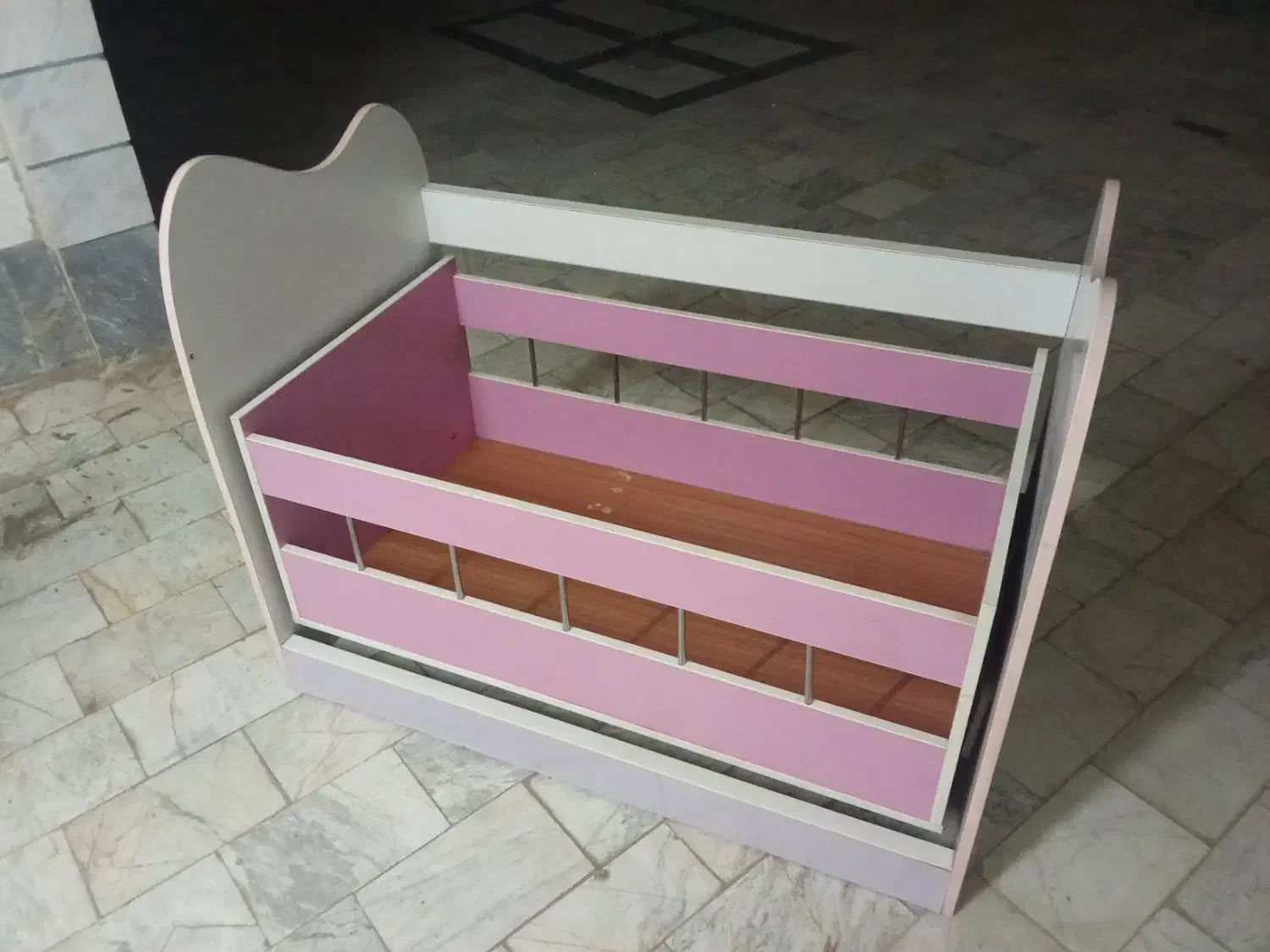 گهواره کودک|تخت و صندلی بچه|قزوین, |دیوار