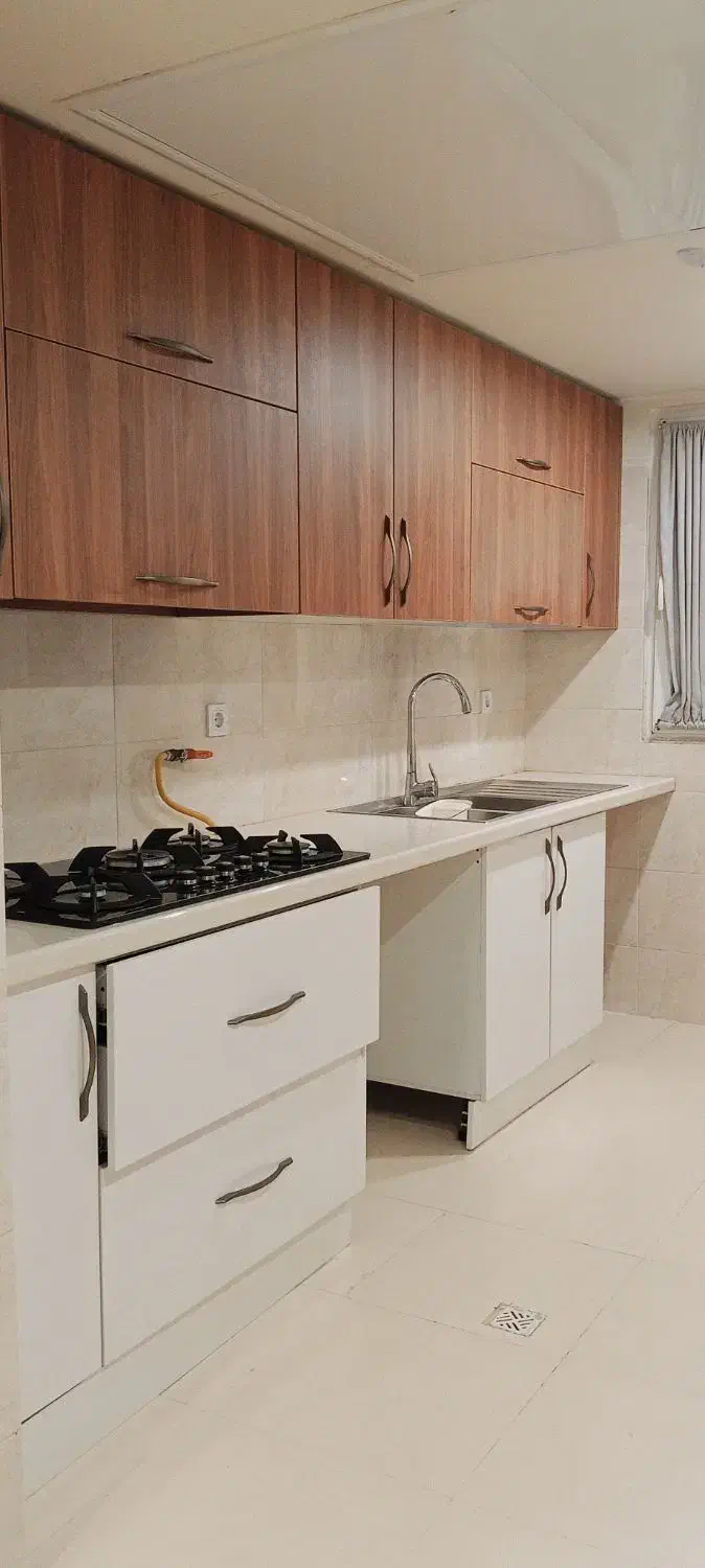 ۹۲متری برج مجلل دریاچه چیتگر