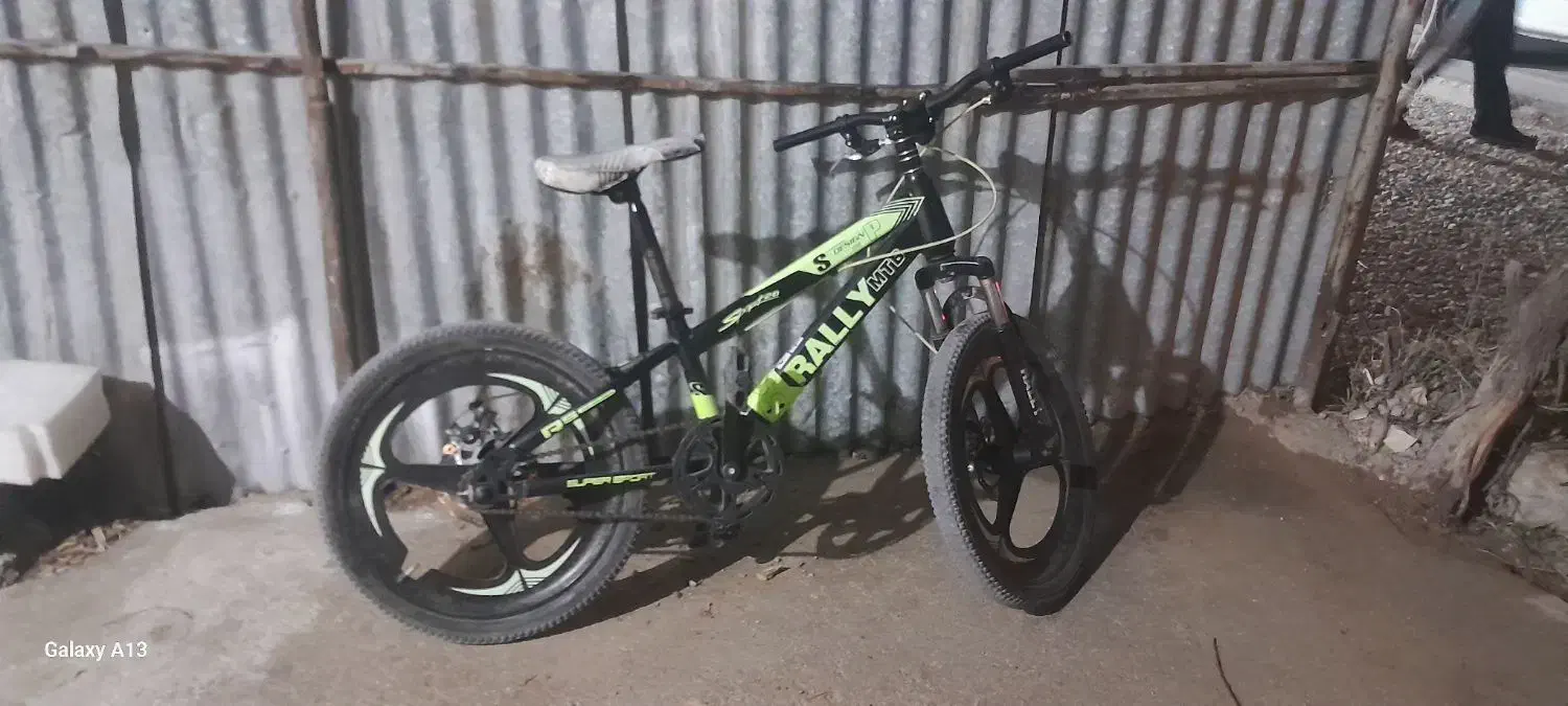 دو عدد دوچرخه ۲۰ و ۲۴|دوچرخه، اسکیت، اسکوتر|دوگنبدان, |دیوار