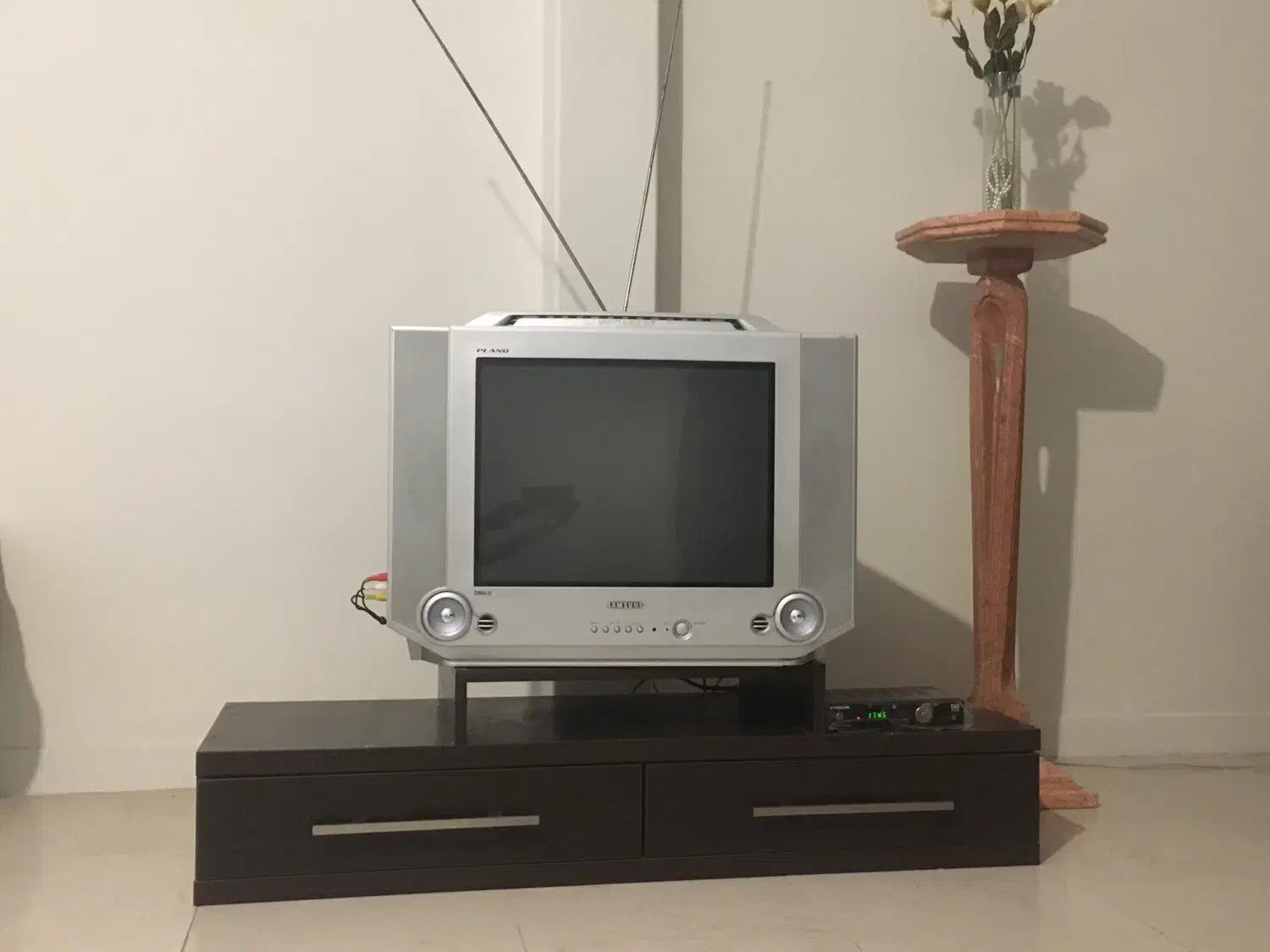 تلویزیون سامسونگ کاملا سالم|تلویزیون و پروژکتور|تهران, نیلوفر|دیوار