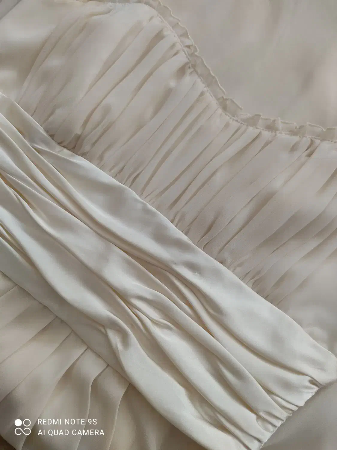 لباس مجلسی دخترانه|لباس|اندیشه, اندیشه فاز ۱|دیوار