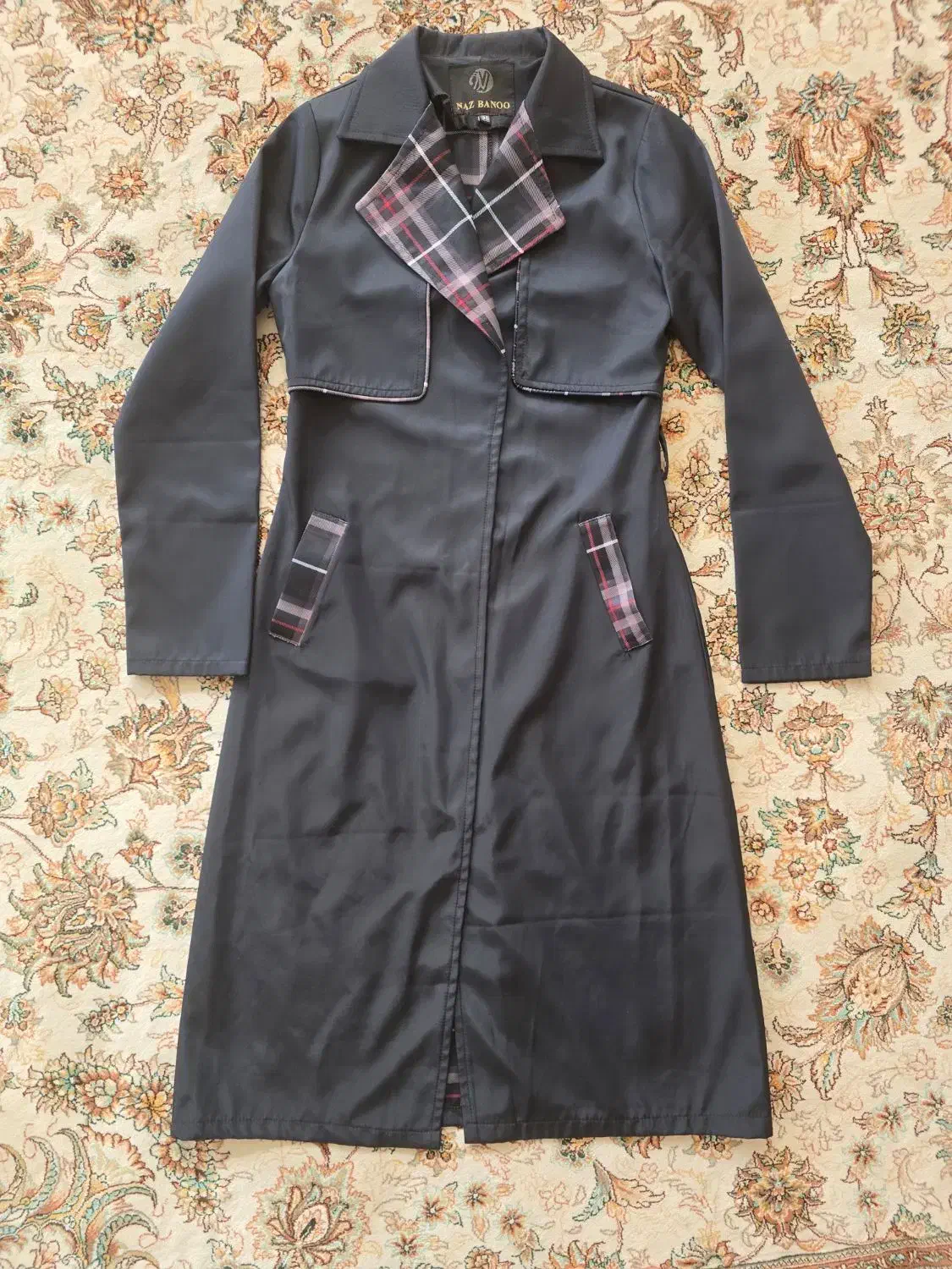 مانتو بارونی|لباس|آران و بیدگل, |دیوار