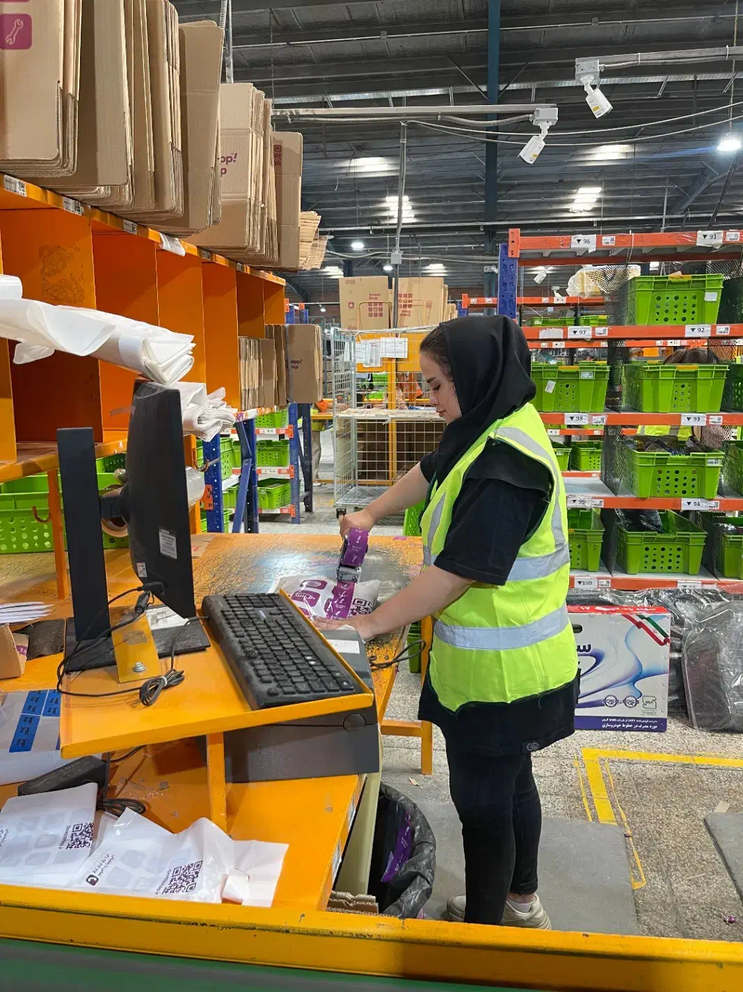 پاداش ویژه 3 میلیونی شروع کار در انبار اسنپ شاپ|استخدام بازاریابی و فروش|تهران, سلسبیل شمالی|دیوار