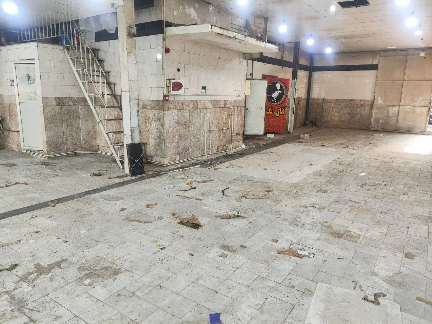 اجاره مغازه تجاری 200متر با 12متر دهنه خیابان اصلی|اجارهٔ مغازه و غرفه|مشهد, مصلی (کارمندان اول)|دیوار