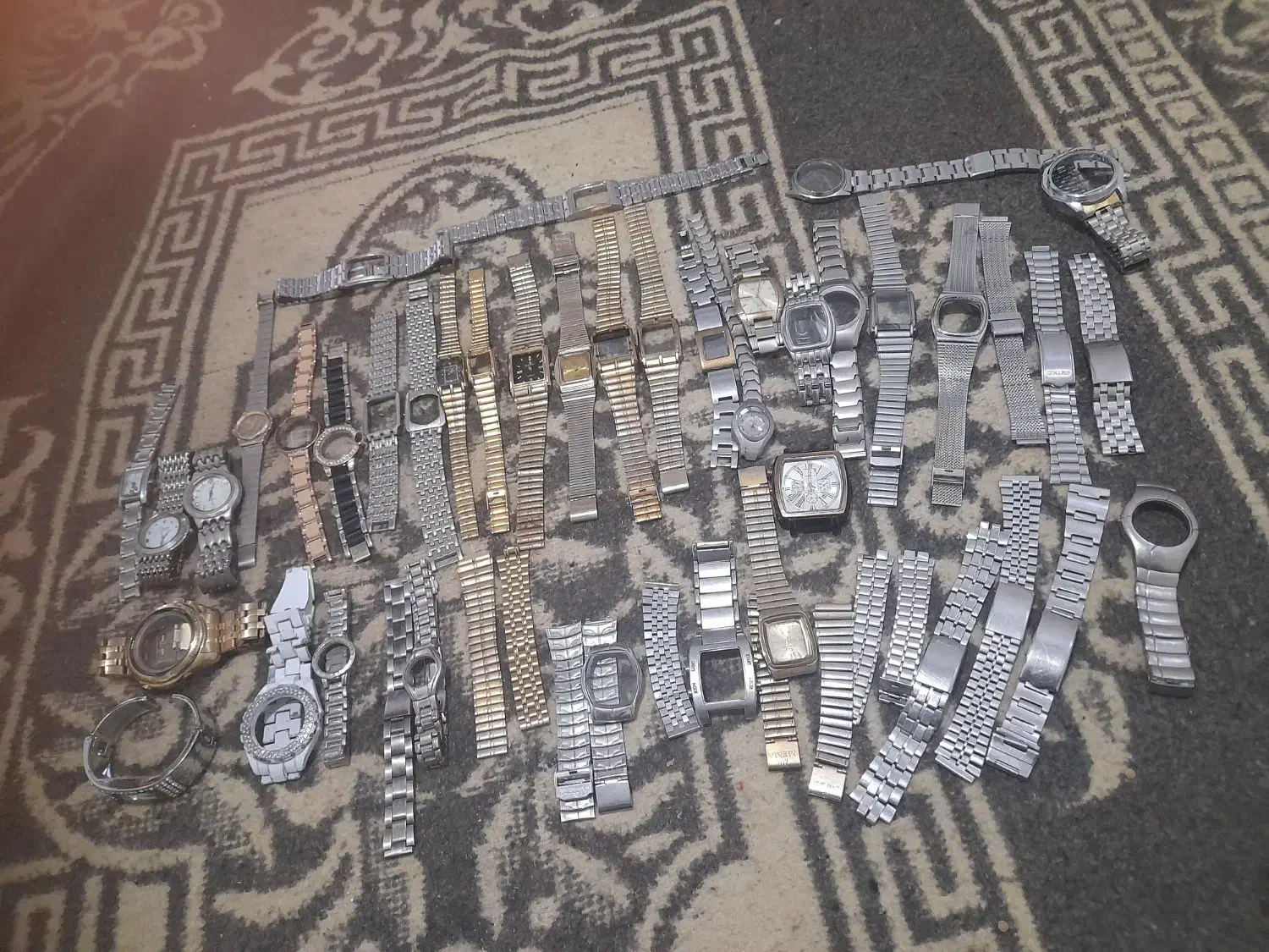 به علت شغل خدید|ساعت|قروه, |دیوار