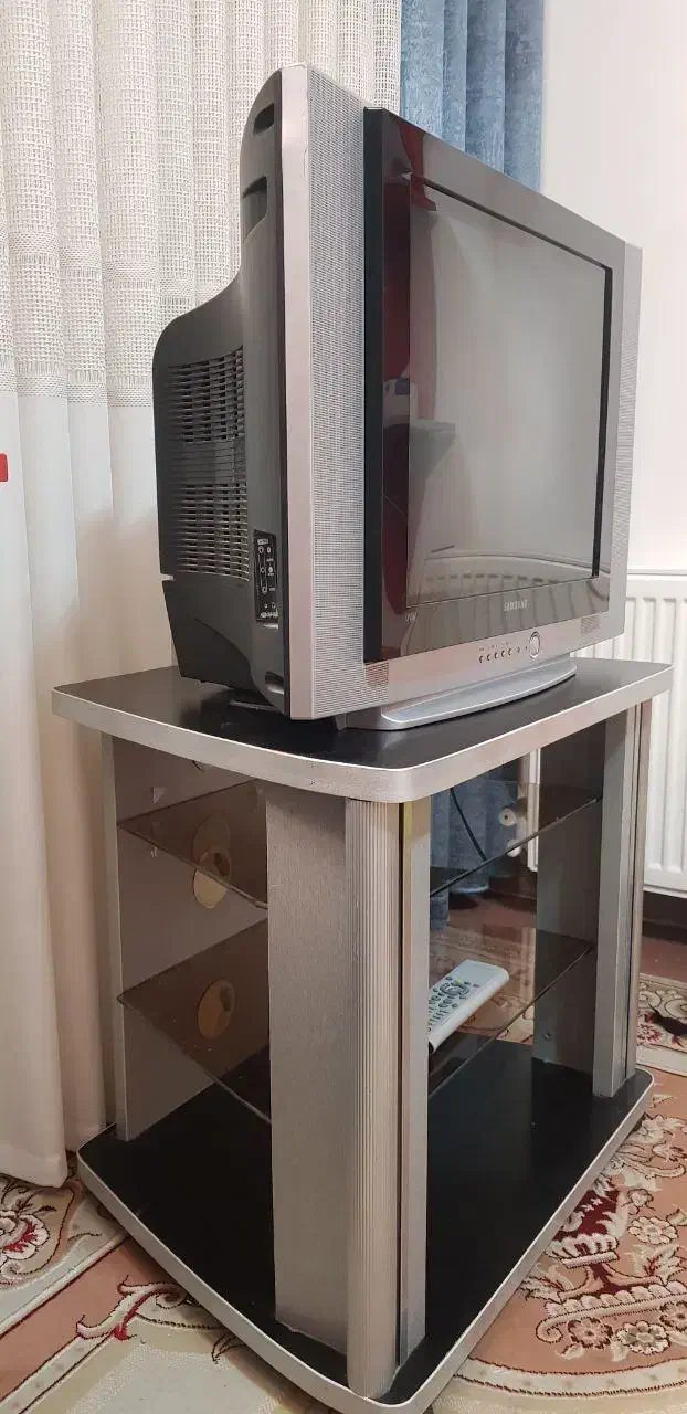 تلویزیون سامسونگ 21 اینچ با میز|تلویزیون و پروژکتور|یزد, |دیوار