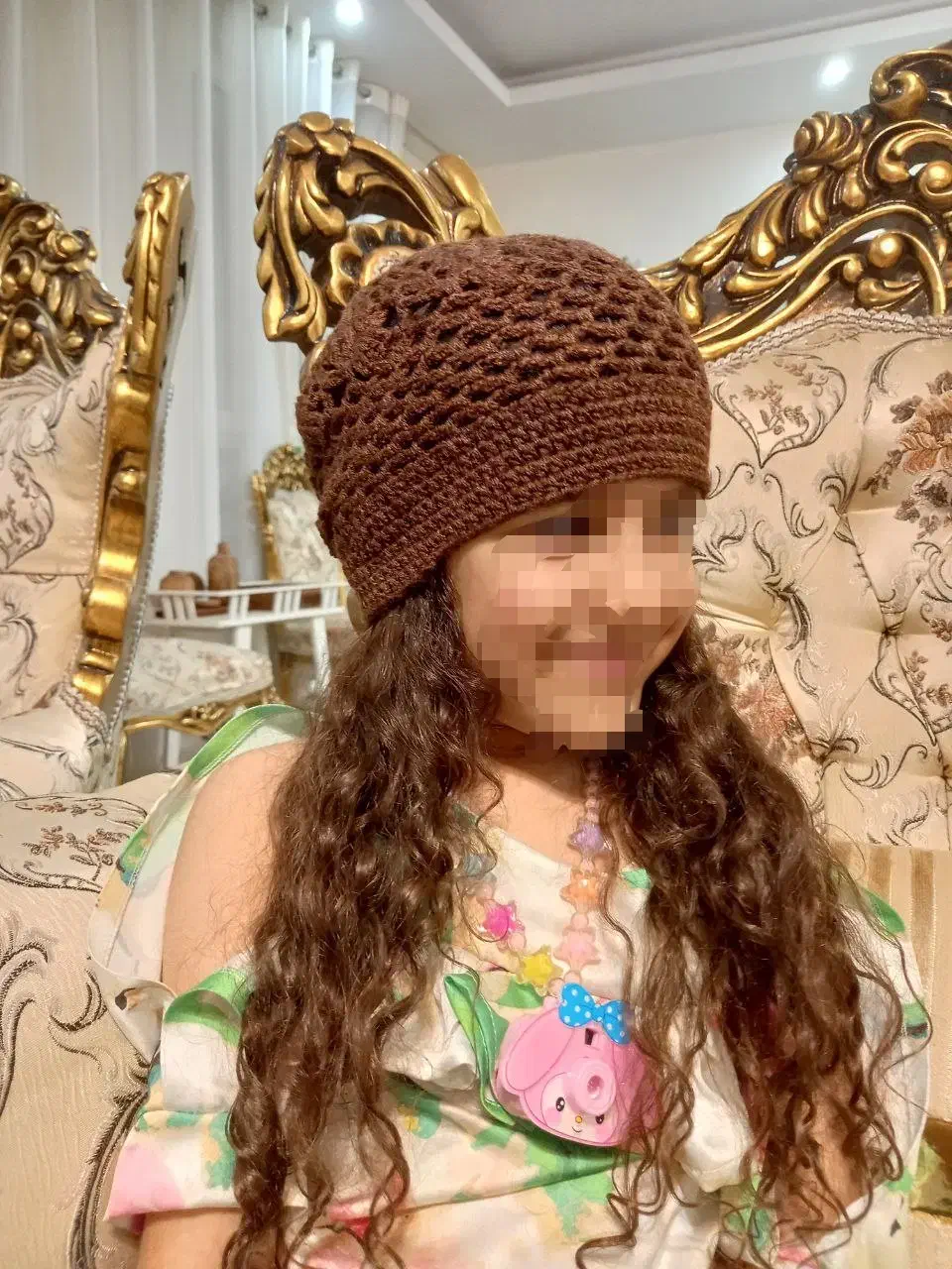 کلاه انگلیسی و اسکارف دست بافت|لباس|قدس, شهر‌قدس|دیوار