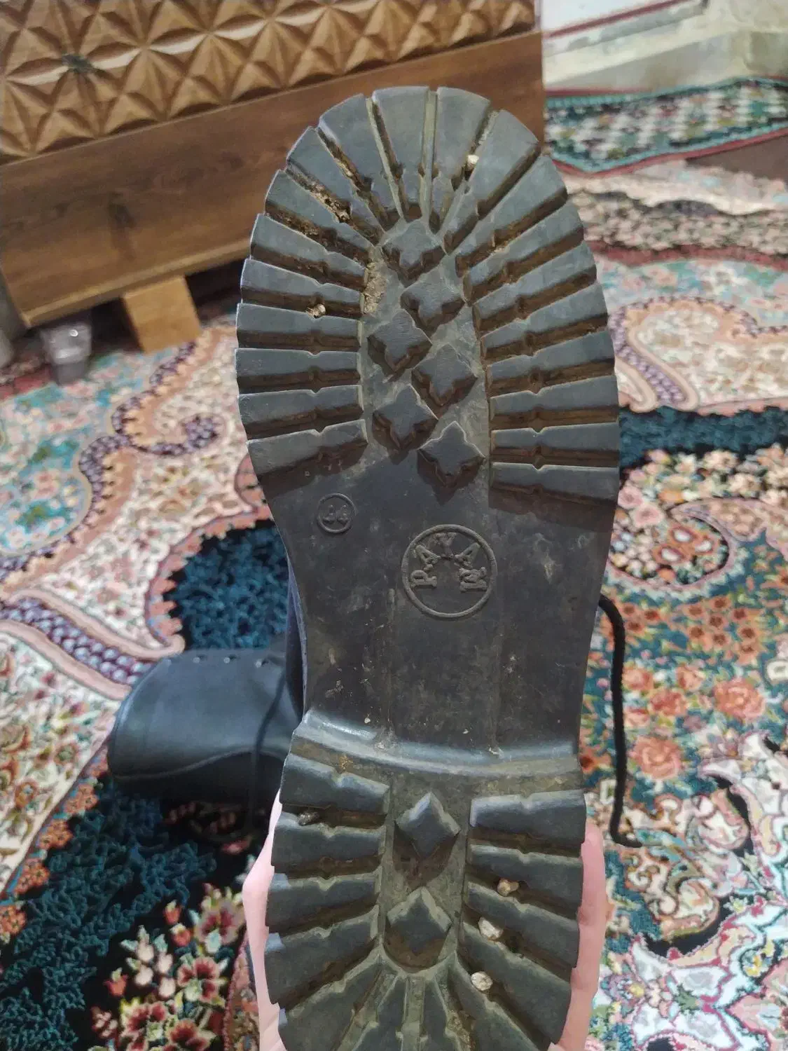 پوتین سربازی|کیف، کفش، کمربند|قدس, شهر‌قدس|دیوار