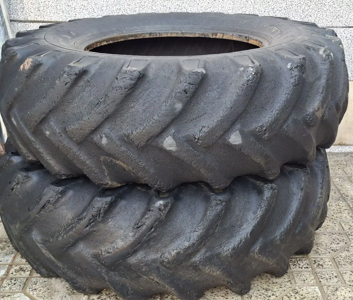 ۲ حلقه تایر تراکتور|قطعات یدکی و لوازم جانبی|کوهدشت, |دیوار