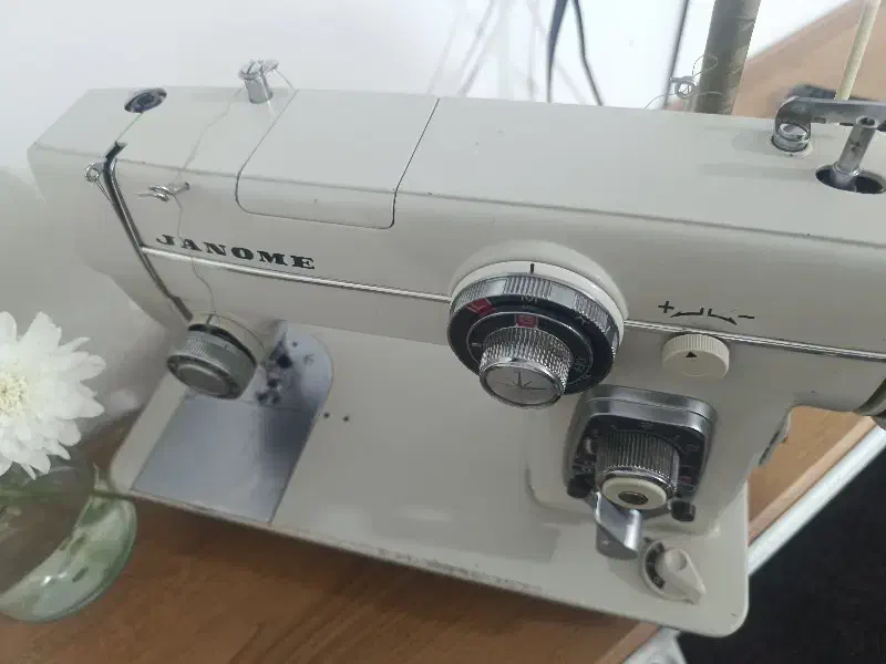 چرخ خیاطی ژانومه 5 میل|چرخ خیاطی و ریسندگی|قشم, |دیوار