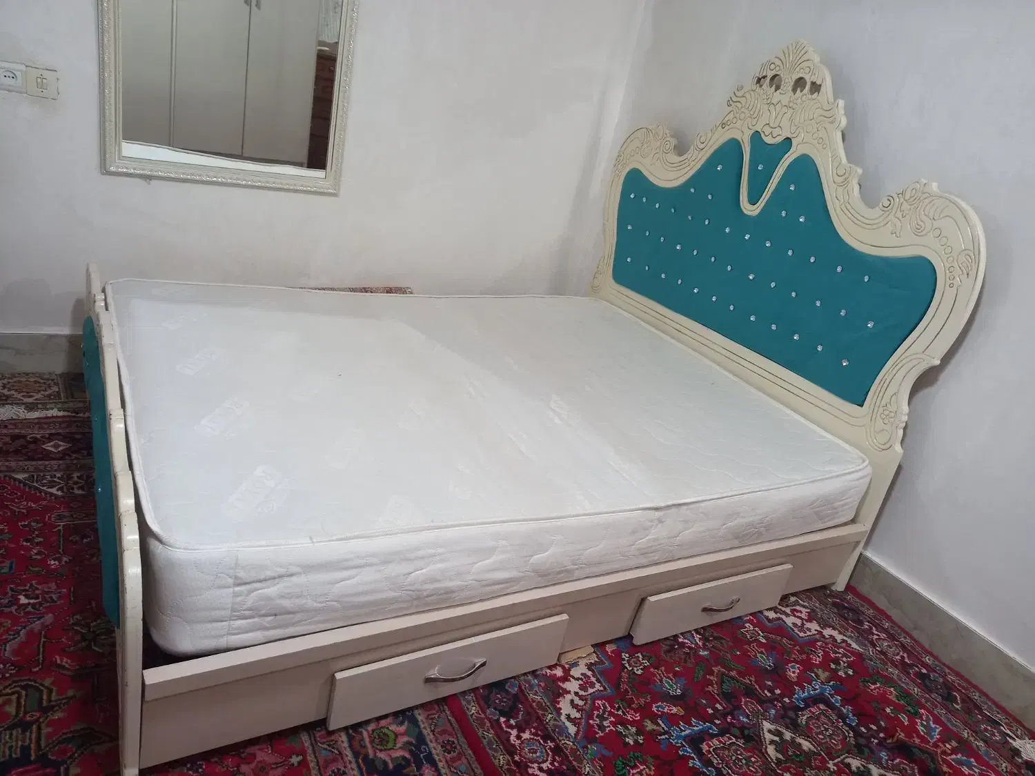 تخت دو نفره با تشک|تخت و سرویس خواب|مرند, |دیوار