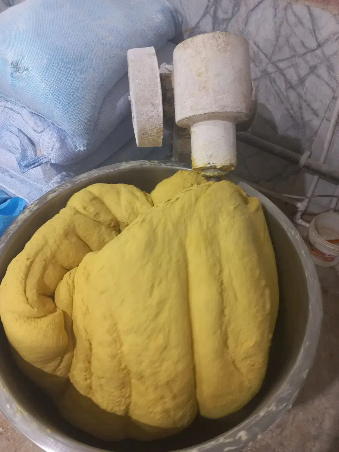 واگذاری مجتمع گارگاه قنادی ونانوایی بربری فانتزی|فروشگاه و مغازه|مشهد, کشف|دیوار