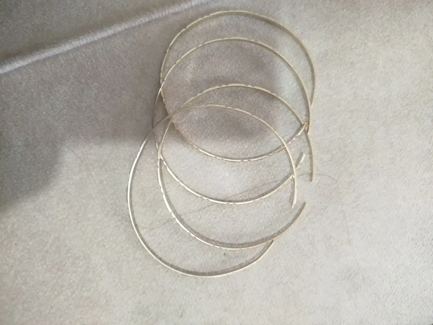 طلا قیچی شدن|جواهرات|آبدانان, |دیوار