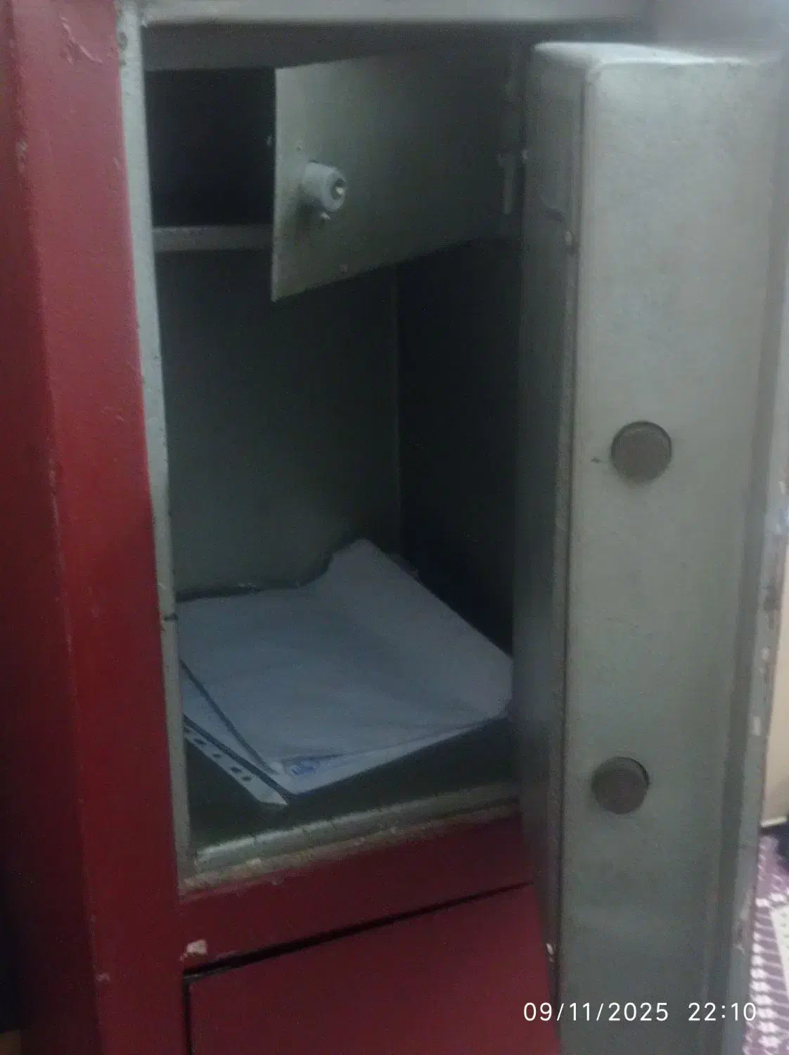 گاوصندوق|ابزارآلات|بند زرک, |دیوار