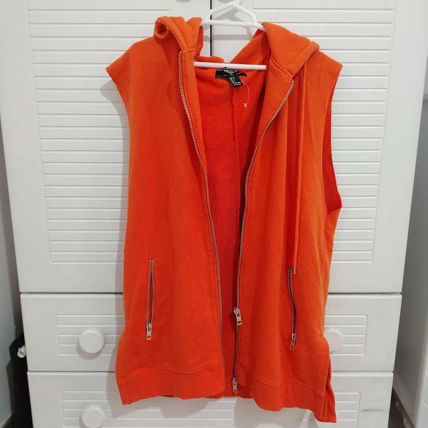 لباس|لباس|برخوار, |دیوار