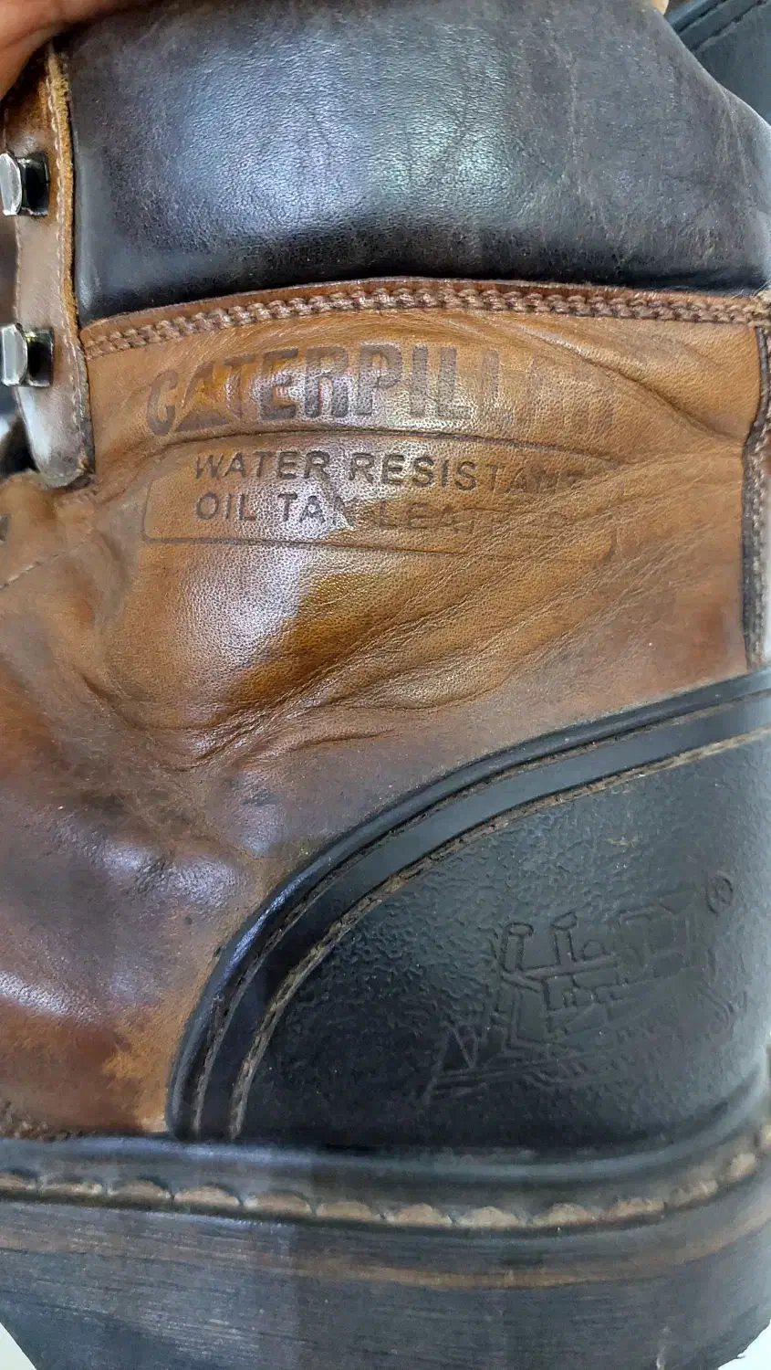 نیم بوت کاترپیلار|کیف، کفش، کمربند|فولادشهر, C8|دیوار