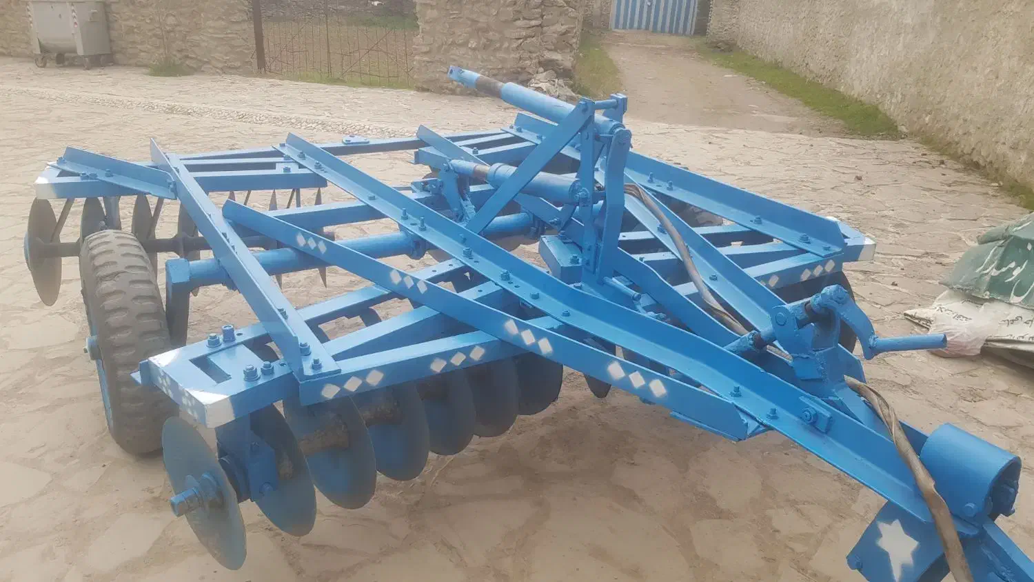 فروش دیکس ۲۸ پره سنگین|ماشینآلات صنعتی|نوکنده, |دیوار