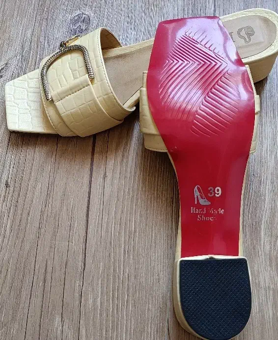 صندل لیمویی|کیف، کفش، کمربند|اردبیل, |دیوار