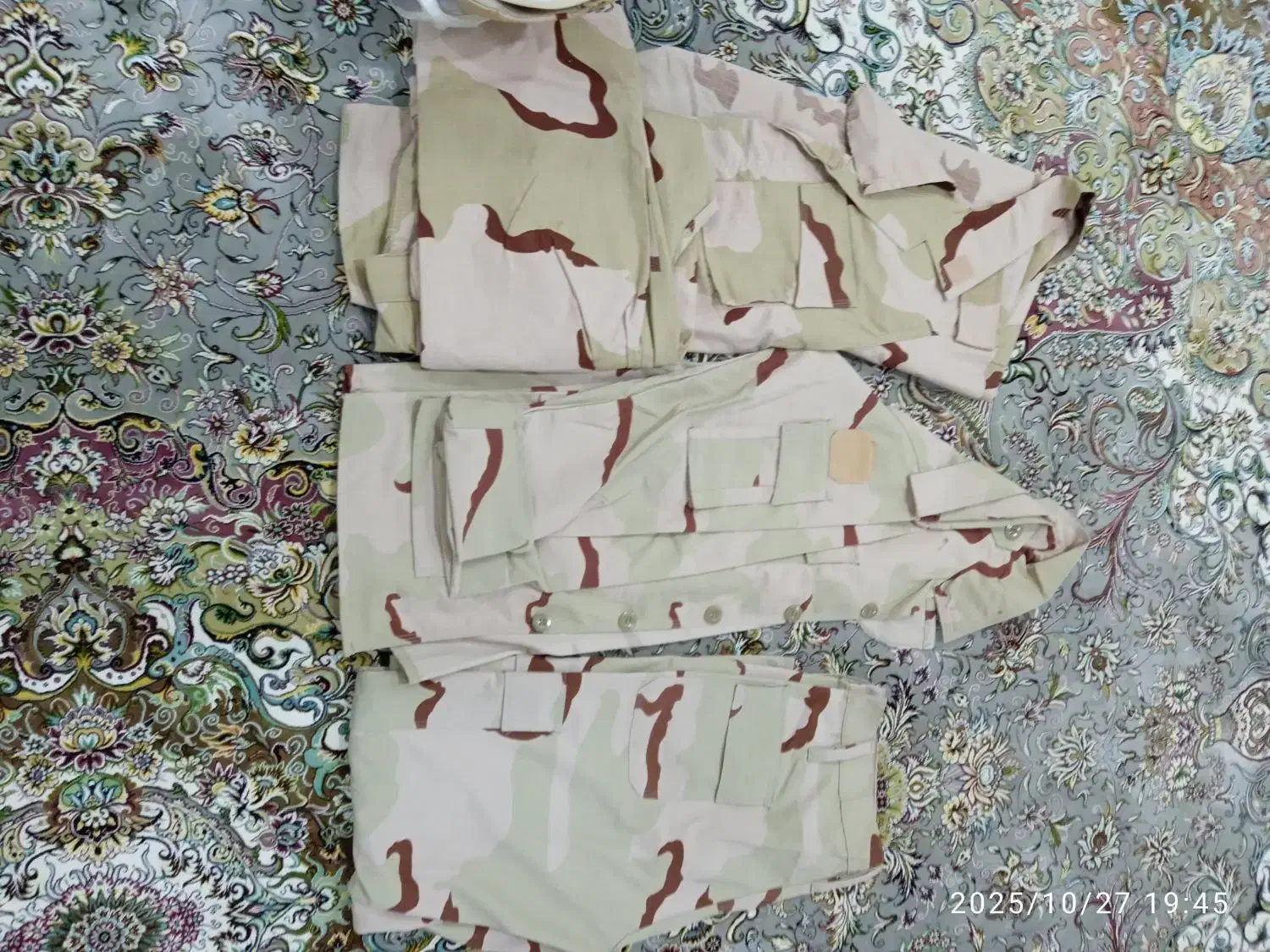 لباس مرزبانی|لباس|ایوان, |دیوار