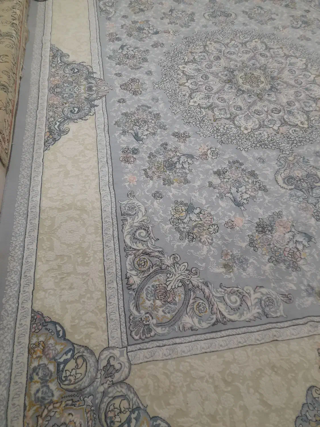 فرش پناه نقره ای یکی نه متر یکی دوازده متری|فرش|میناب, |دیوار