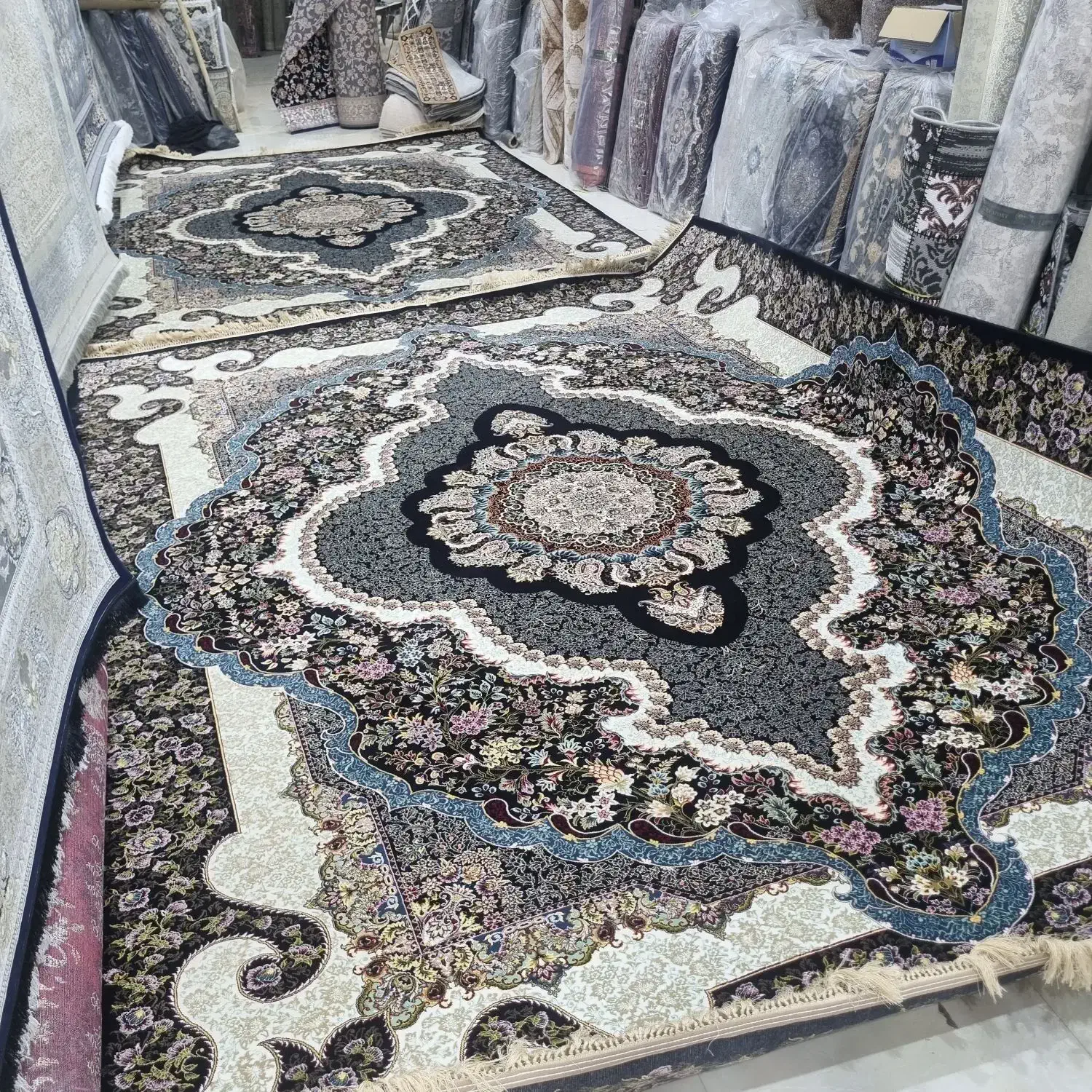 ۲عدد۱۲متری ۱۰۰۰شانه در حد نو|فرش|محمدشهر, همایون ویلا|دیوار