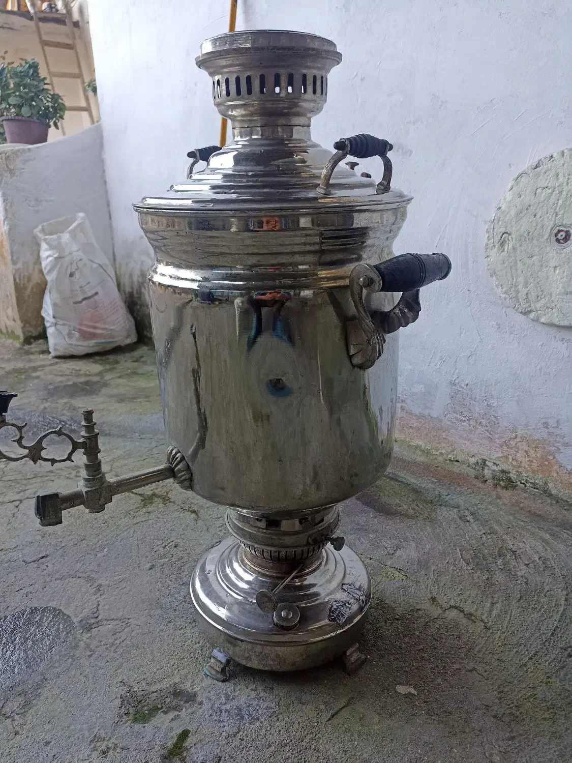 سماور نفتی قهوه خانه ای بزرگ|قوری، کتری، قهوه‌ساز دستی|کلاچای, |دیوار