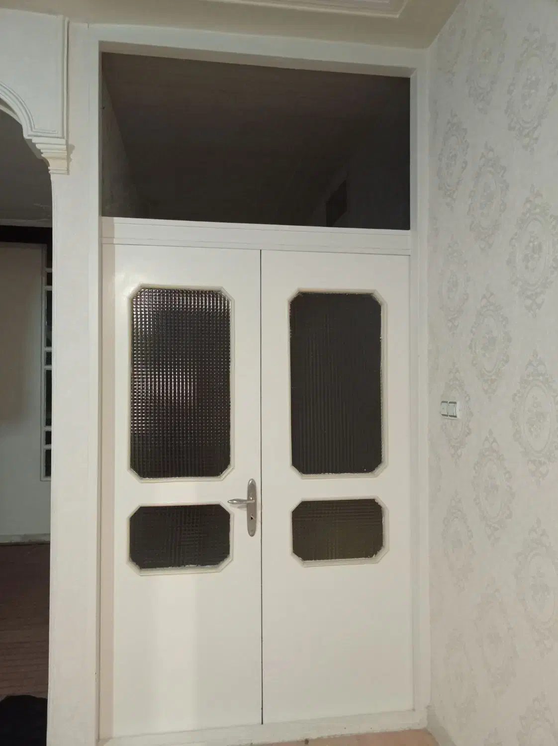 درب چوبی با چهار چوب|مصالح و تجهیزات ساختمان|قم, صادقی|دیوار