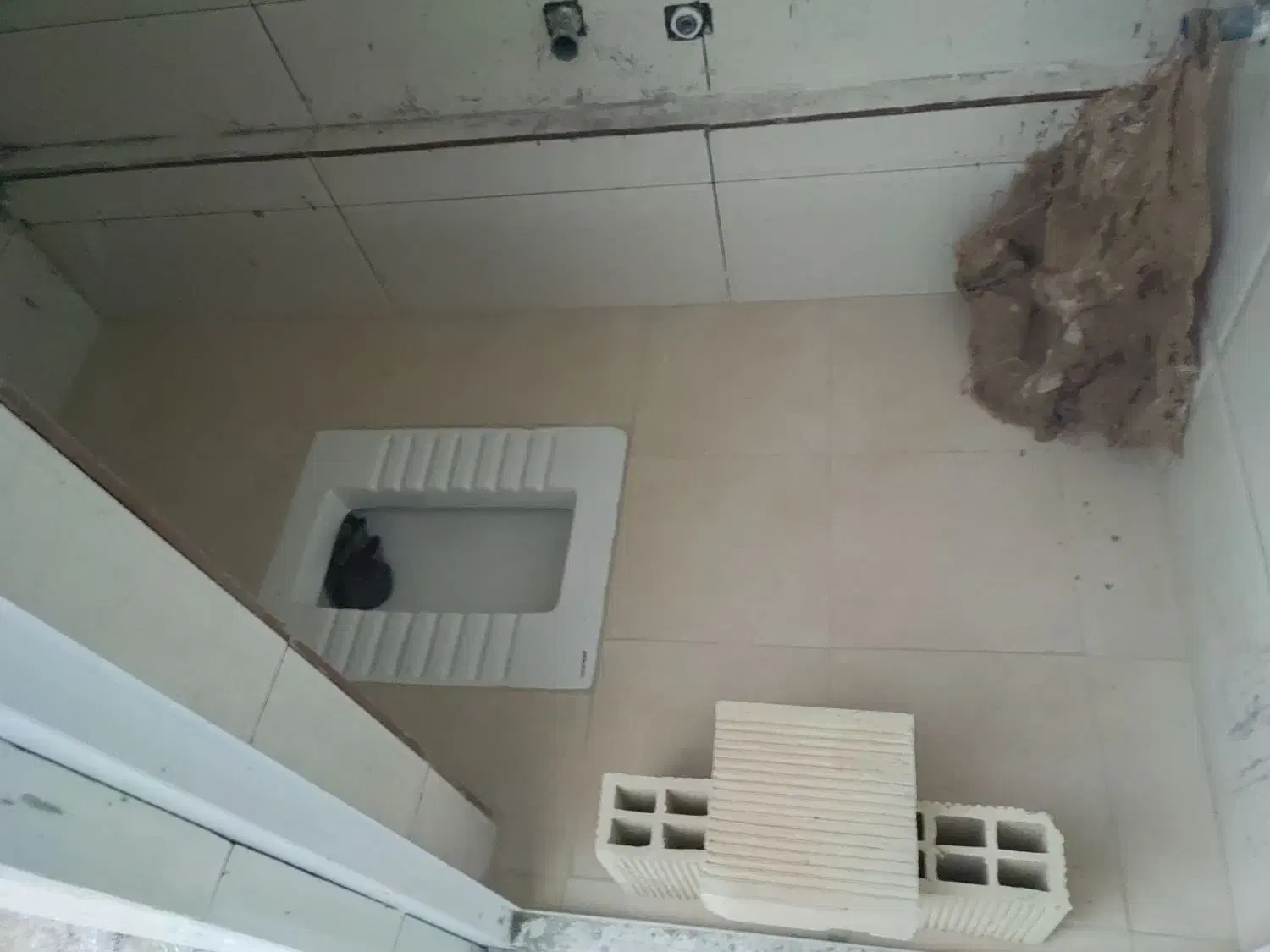 انجام کار کاشی وسرامیک ونصب چهارچوب|خدمات پیشه و مهارت|شهرکرد, |دیوار