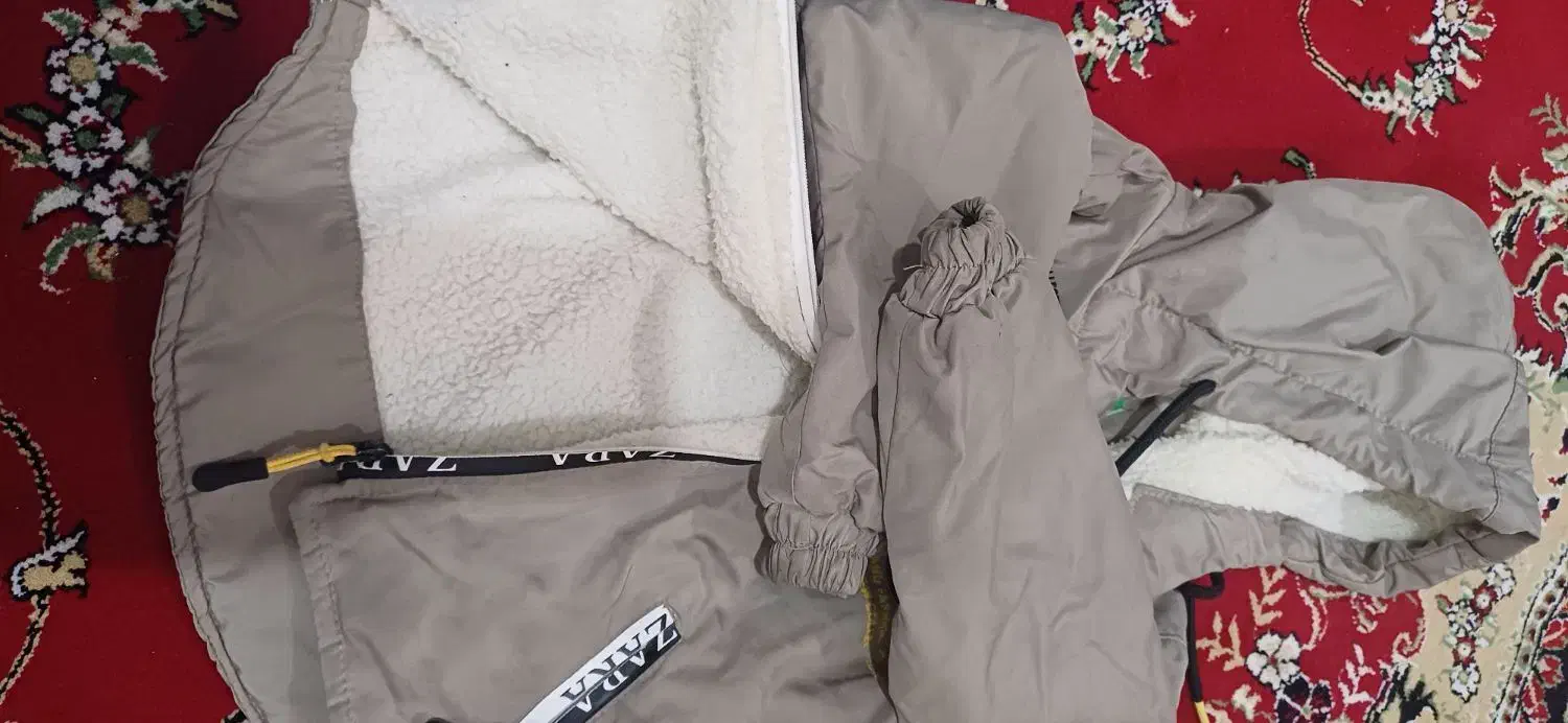 کاپیشن بچگونه و پالتو زنونه نو کیف نو هستن|لباس|باغ ملک, |دیوار