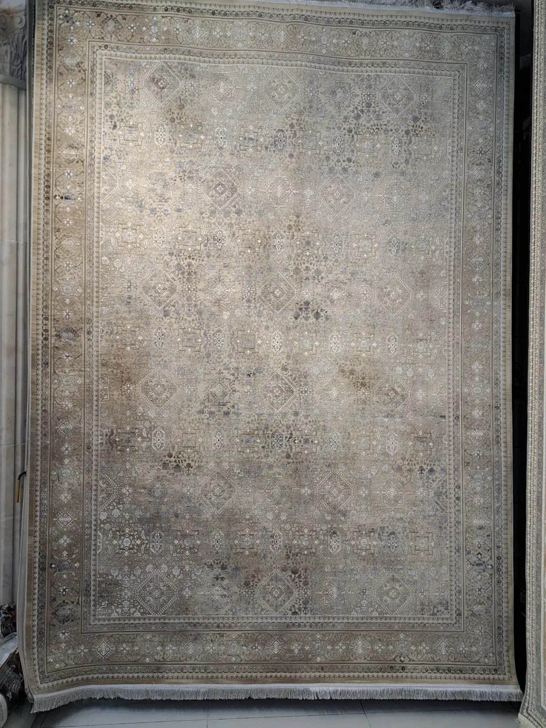 فرش افشان رنگ موکا گل برجسته|فرش|قزوین, |دیوار