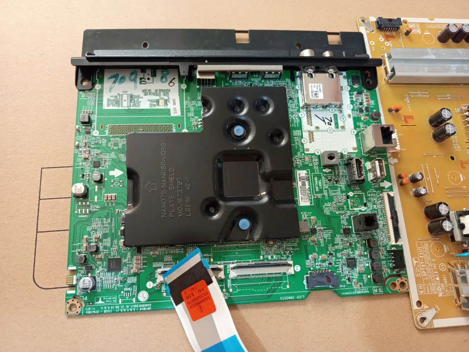 برد تلویزیون و برد تغذیه ۷۰ اینچ|تلویزیون و پروژکتور|تهران, شیخ هادی|دیوار