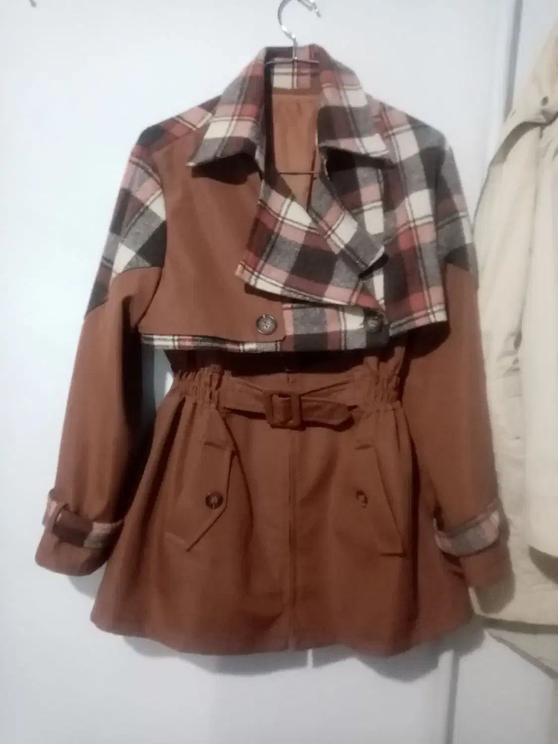 بارونی|لباس|لنگرود, |دیوار