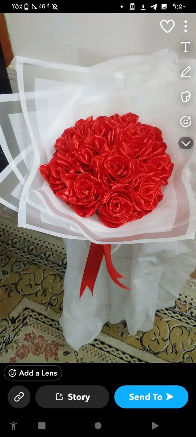 دوعدد رز قرمز|گل مصنوعی|گنبد کاووس, |دیوار