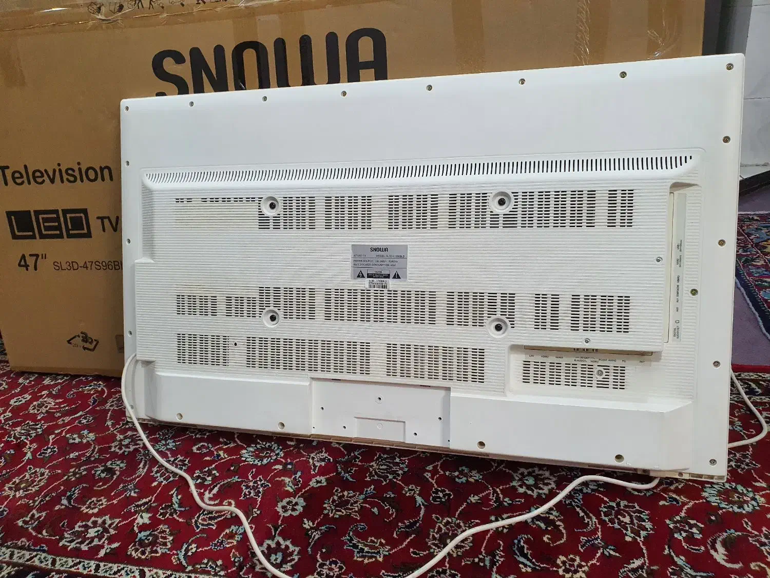 تلویزیون اسنوا ۴۷ اینچ|تلویزیون و پروژکتور|اصفهان, دستگرده|دیوار
