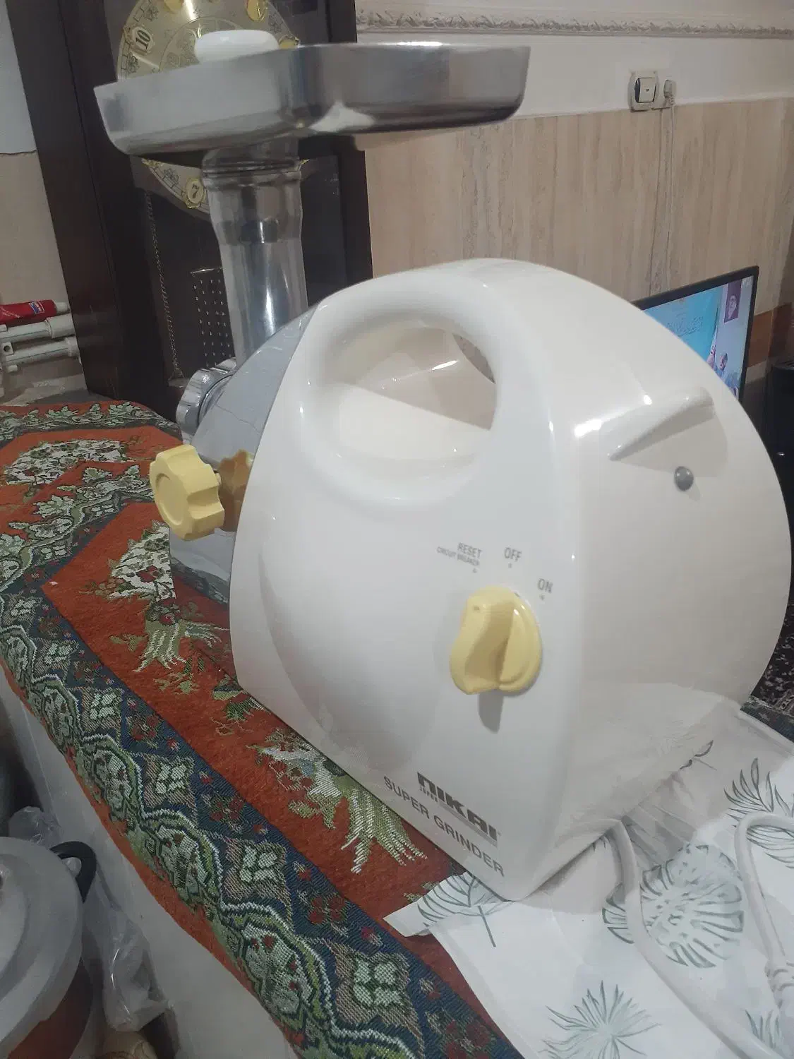 چرخ کوشت نونو1800وات|سایر لوازم برقی|بروجرد, |دیوار