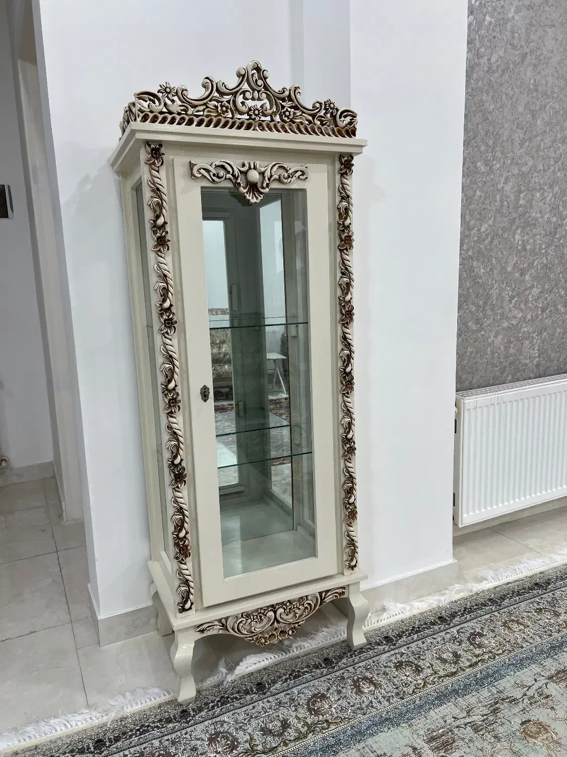 بوفه ویترین|بوفه، ویترین، کنسول|صومعه‌سرا, |دیوار