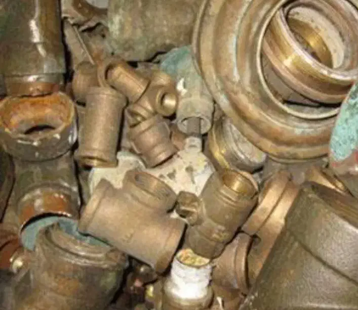 خریدوفروش انواع ضایعات|خدمات پیشه و مهارت|سقز, |دیوار