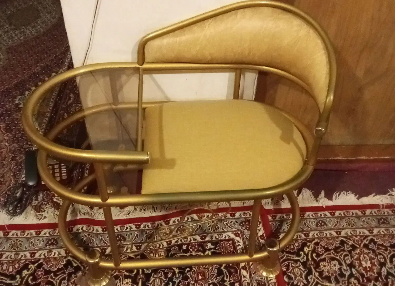 میزتلفن.مجلسی.باصندلی‌نشستن.|میز تلفن|خرم‌آباد, |دیوار