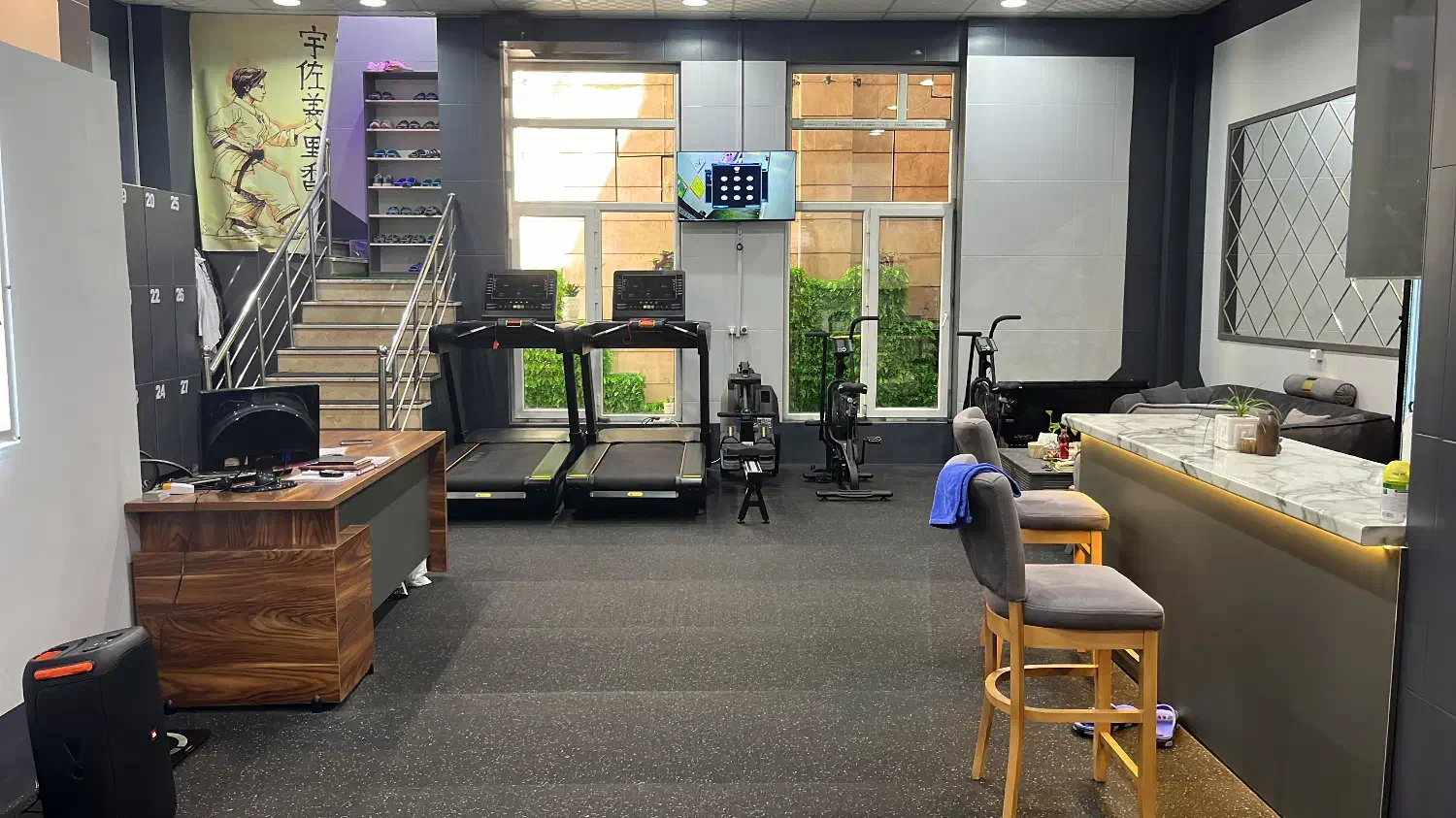 استخدام مربی و منشی باشگاه ورزشی بانوان|استخدام آموزشی|شیراز, بعثت|دیوار