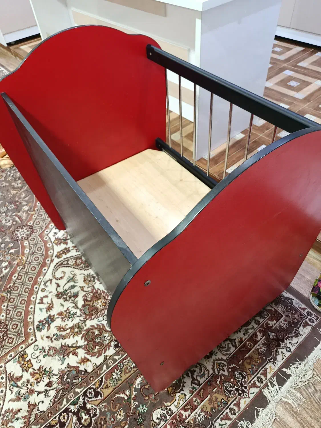 تخت و گهواره|تخت و سرویس خواب|مسجد سلیمان, |دیوار