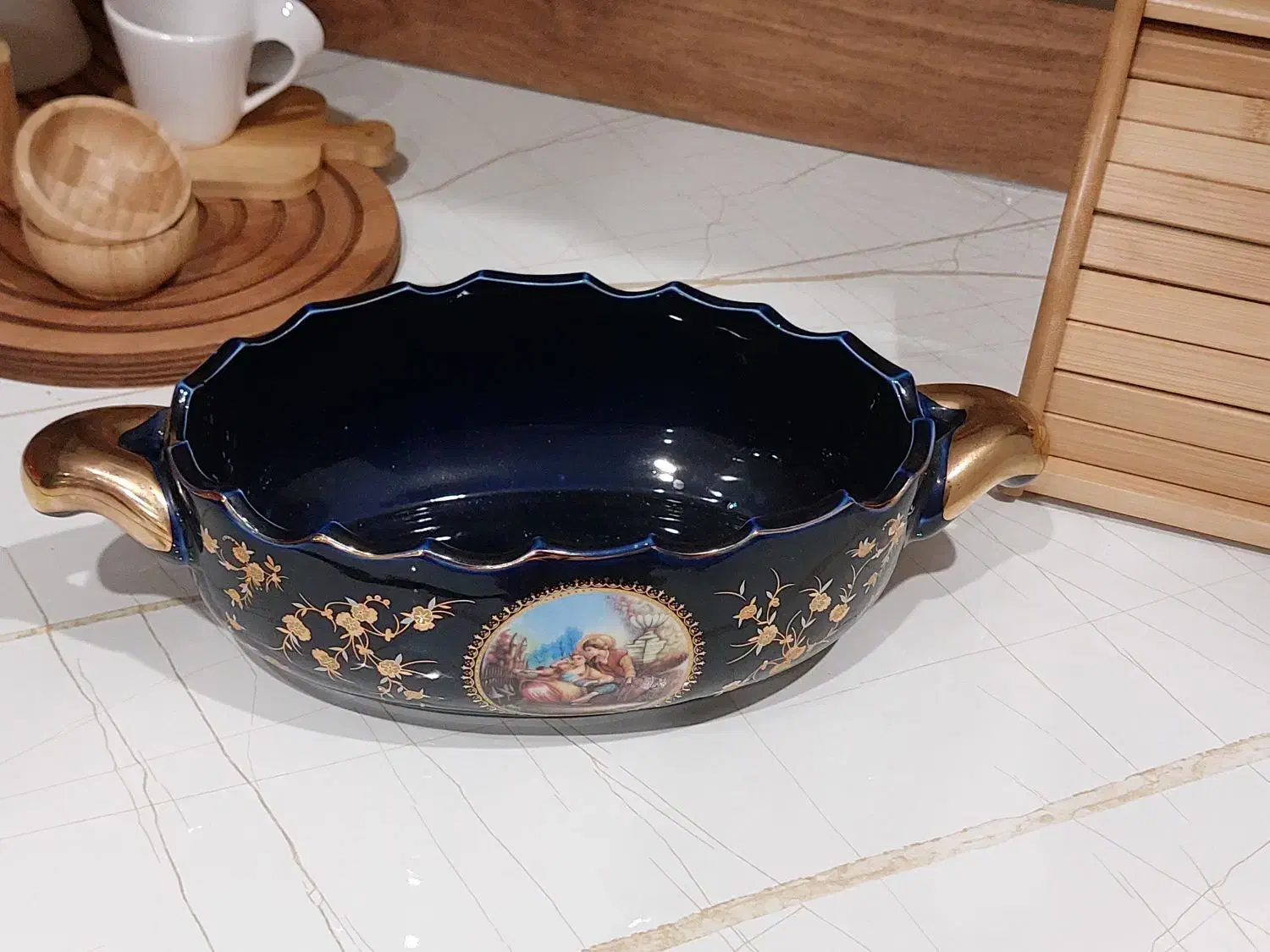 تعدادی ظروف پذیرایی شیک|ظروف سرو و پذیرایی|رشت, گلسار|دیوار