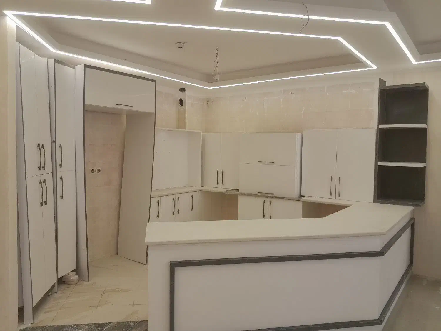 فروش کابینت نو بعلت تغییر دکوراسیون|مصالح و تجهیزات ساختمان|شیراز, ارم|دیوار