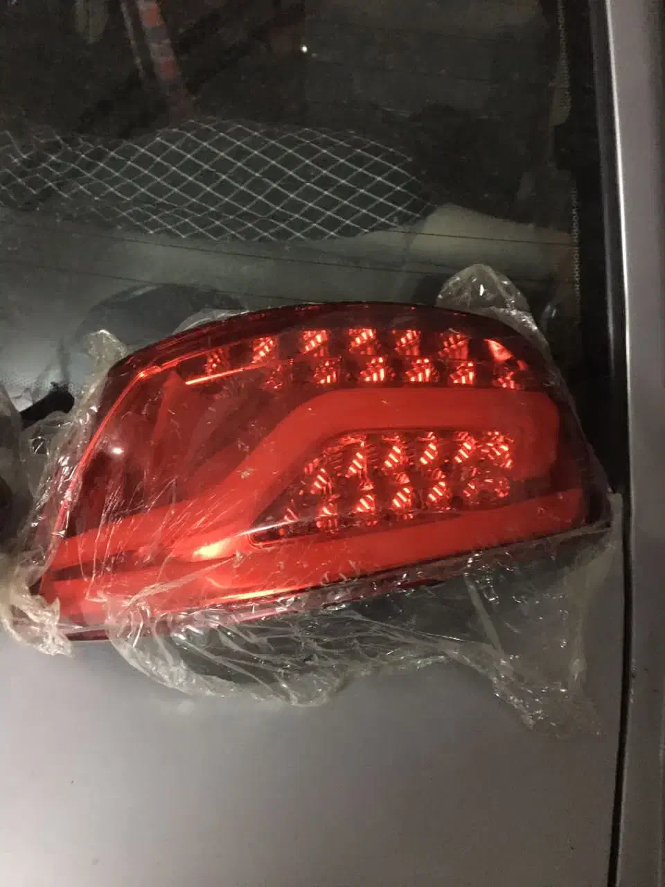 خطرتیبا۲اسپرت جلوپنجره چراغ پیکان زه گلگیردستگیره|قطعات یدکی و لوازم جانبی|نشتارود, |دیوار