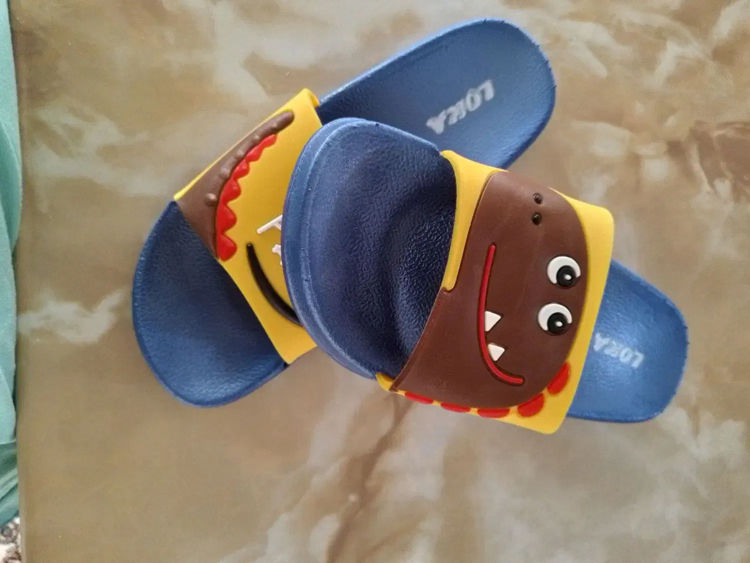 دمپایی دایناسور|کفش و لباس بچه|تربتحیدریه, ترمینال|دیوار