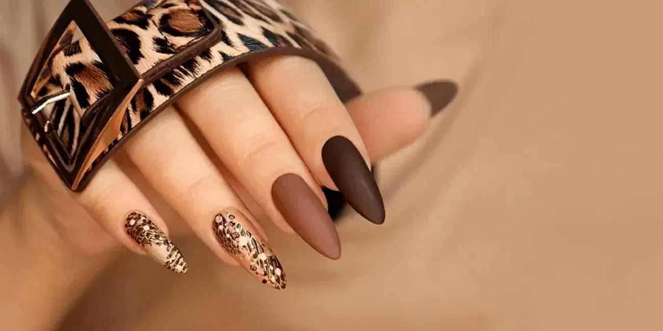 جذب ناخنکار حرفه ای در سالن ممتاز|استخدام درمانی، زیبایی، بهداشتی|نور, |دیوار