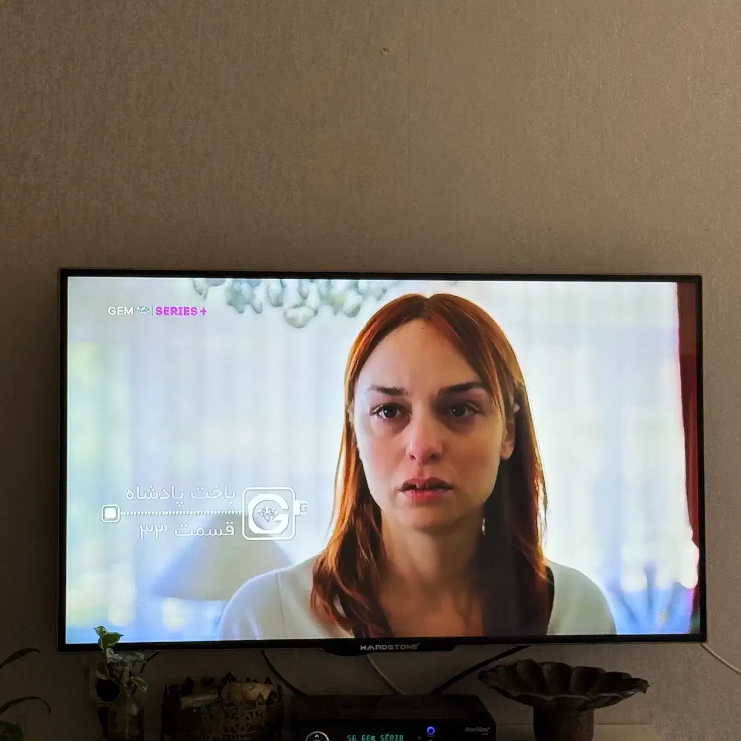 تلویزیون ۴۲اینچ هاردستون|تلویزیون و پروژکتور|آمل, |دیوار