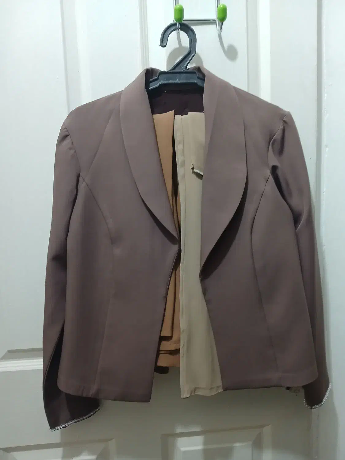 مانتو نو|لباس|بجنورد, |دیوار