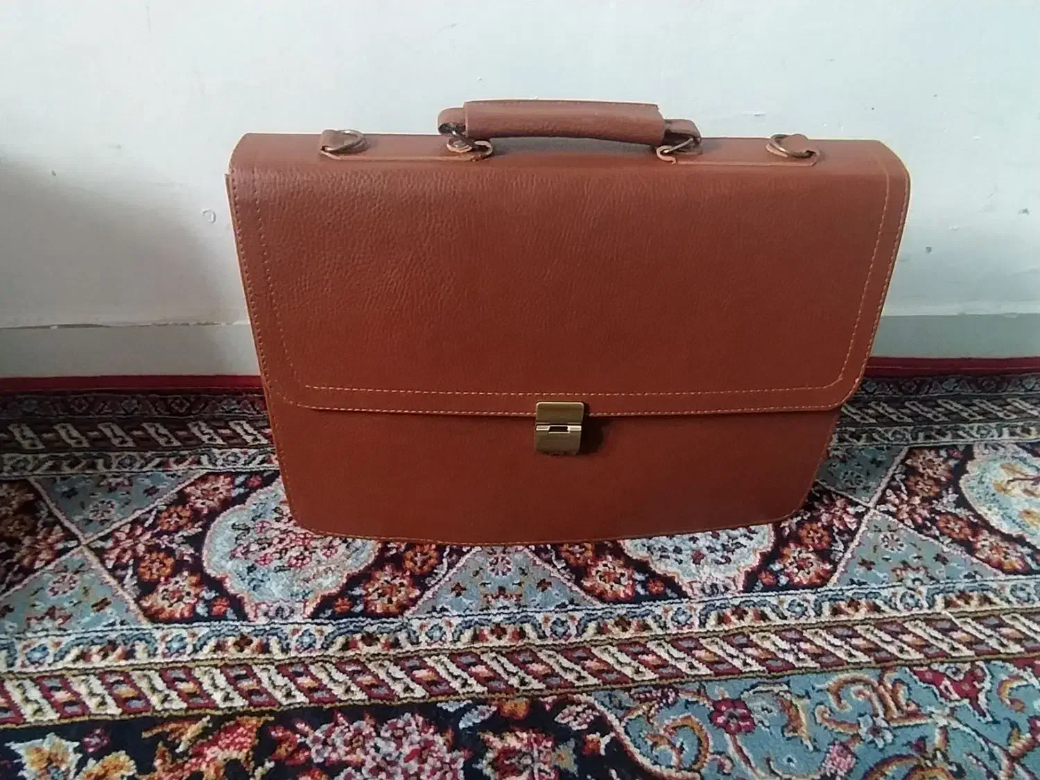 کیف و کفش|کیف، کفش، کمربند|بندر انزلی, کوی واحدی|دیوار